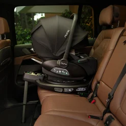 nuna BASE curv*Kinder Isofix Stationen