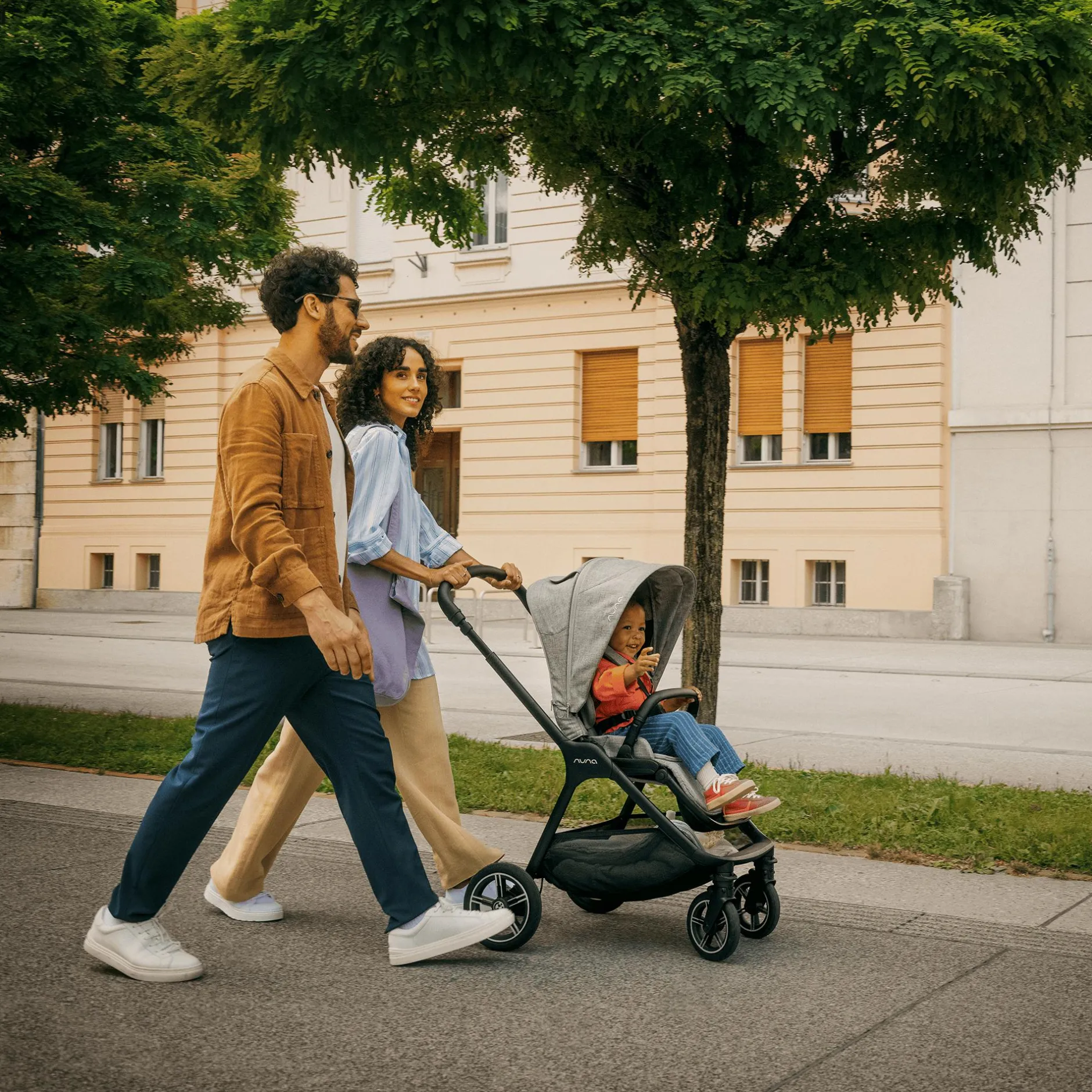 nuna TRIV next Graphene BMW Kollektion*Kinder Kombi-Kinderwagen